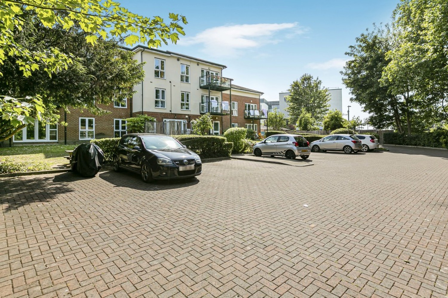 Kendra Hall Road, South Croydon