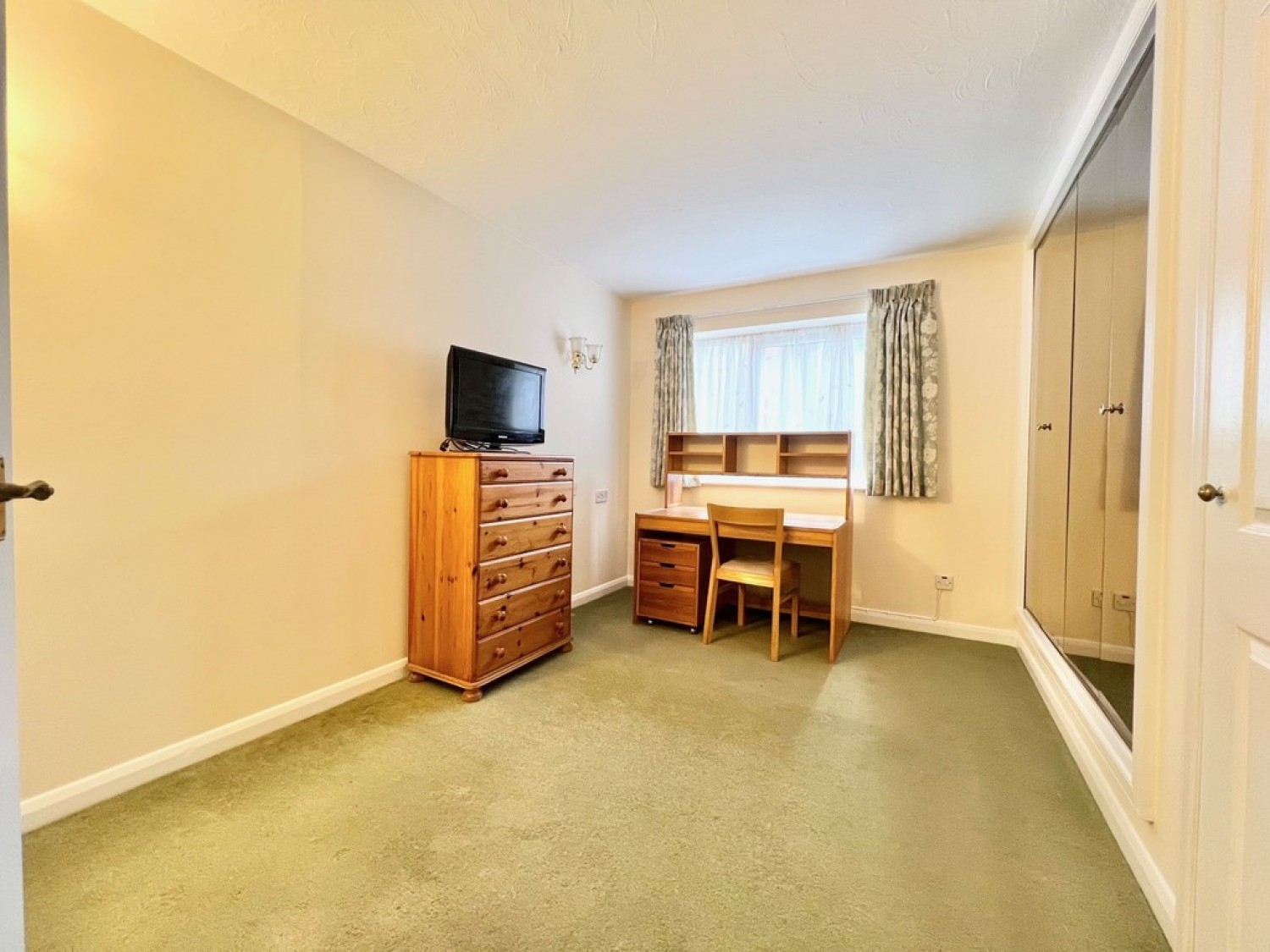 1 bedroom Flat for Sale Whytecliffe Road South, Purley