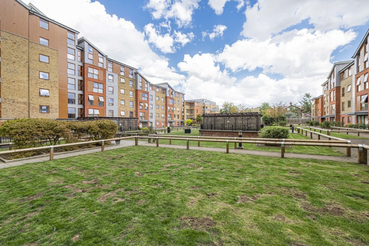 City House, 420 London Road