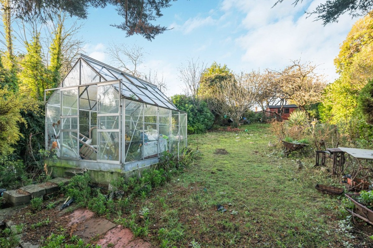 Hartley Hill, Purley