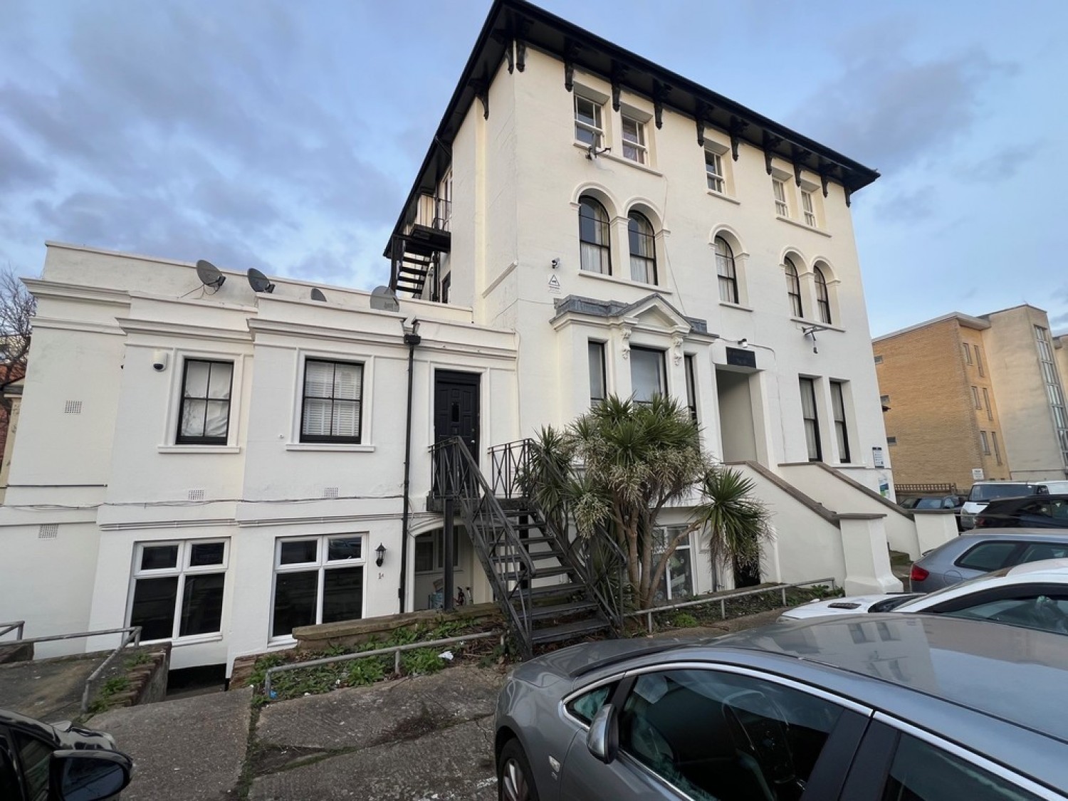 2 bedroom Flat for Letting Lower Addiscombe Road, Croydon, Surrey