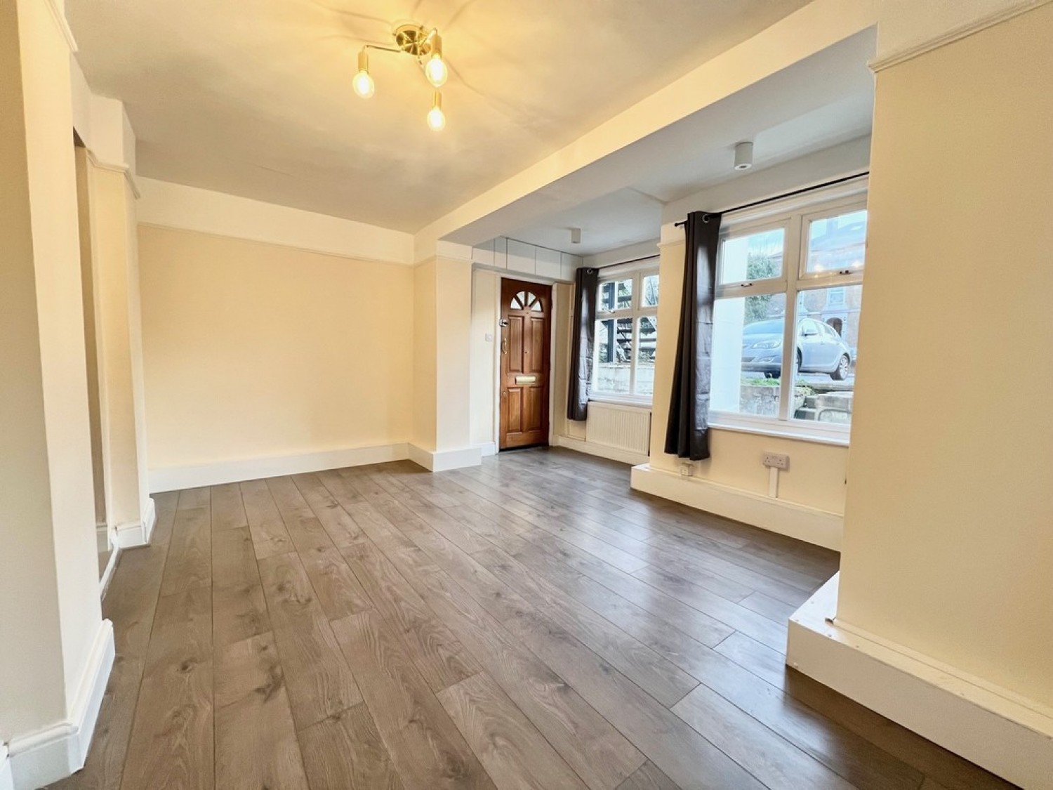 2 bedroom Flat for Letting Lower Addiscombe Road, Croydon, Surrey