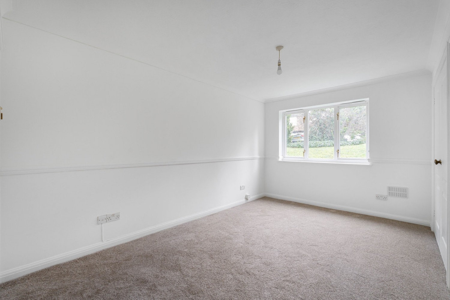 2 bedroom Flat for Sale Normanton Road, South Croydon