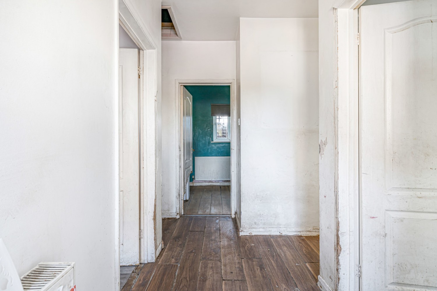 2 bedroom Bungalow for Sale Lavington Road, Beddington