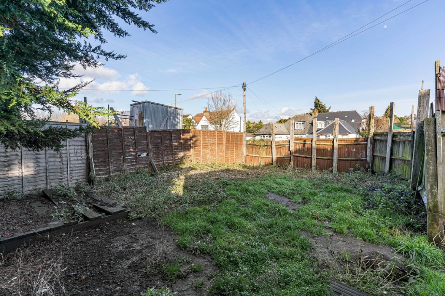 2 bedroom Bungalow for Sale Lavington Road, Beddington