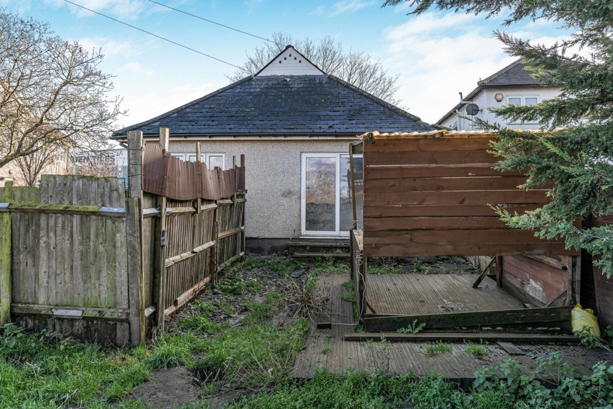 Lavington Road, Beddington