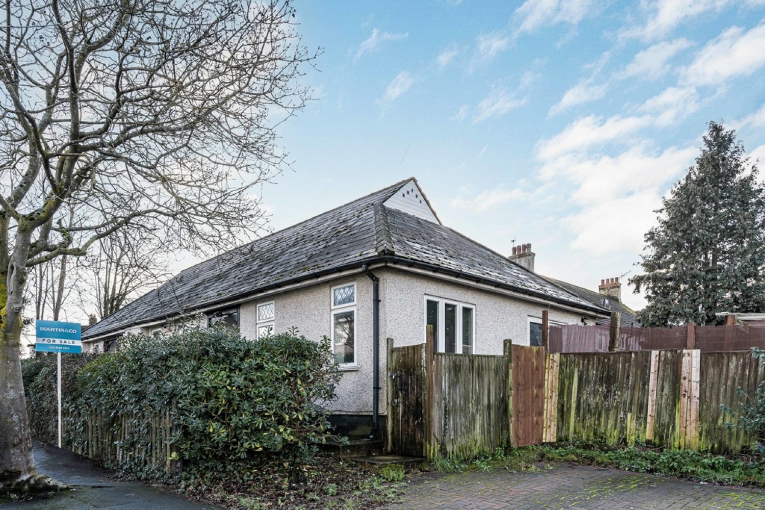2 bedroom Bungalow for Sale Lavington Road, Beddington