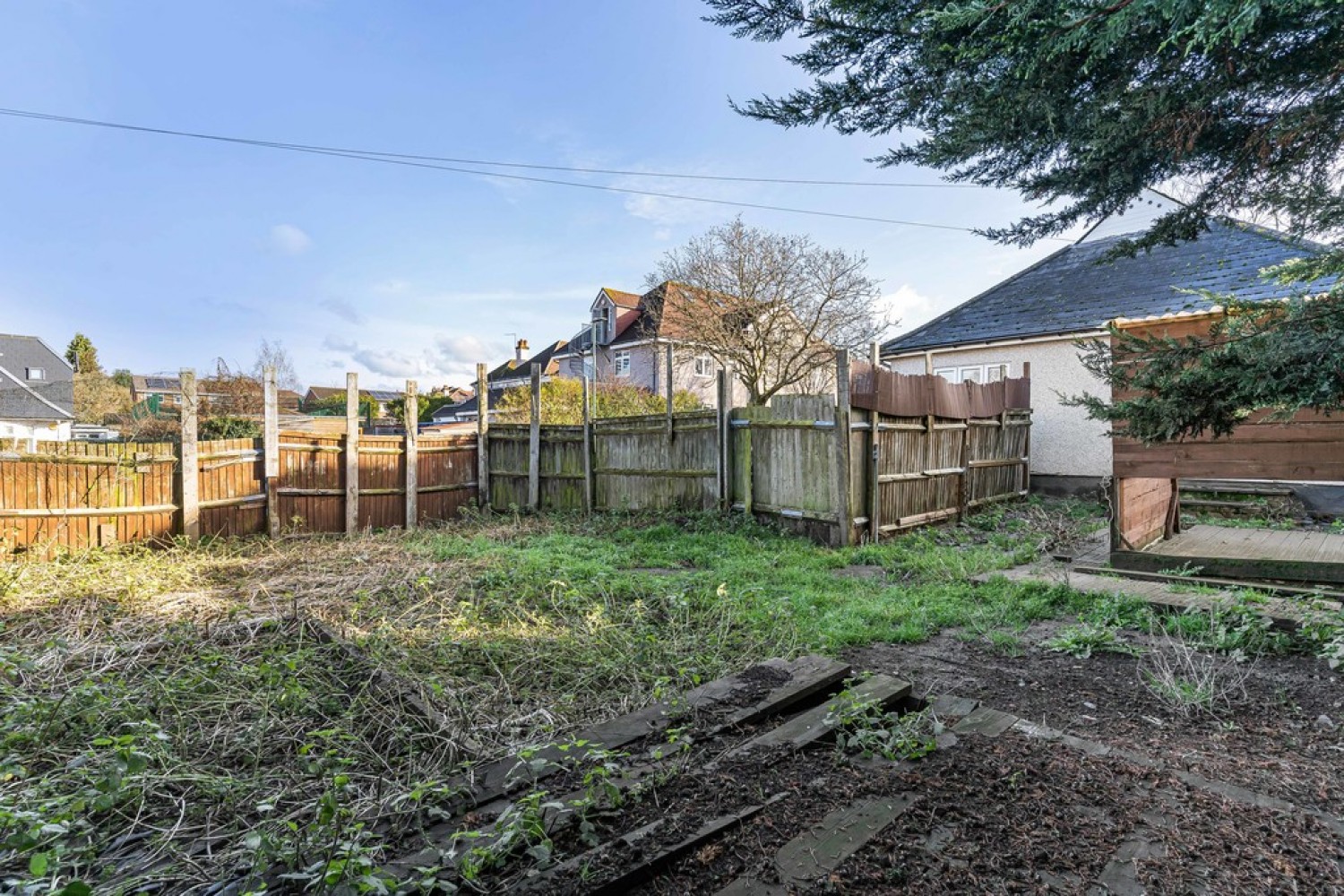 2 bedroom Bungalow for Sale Lavington Road, Beddington