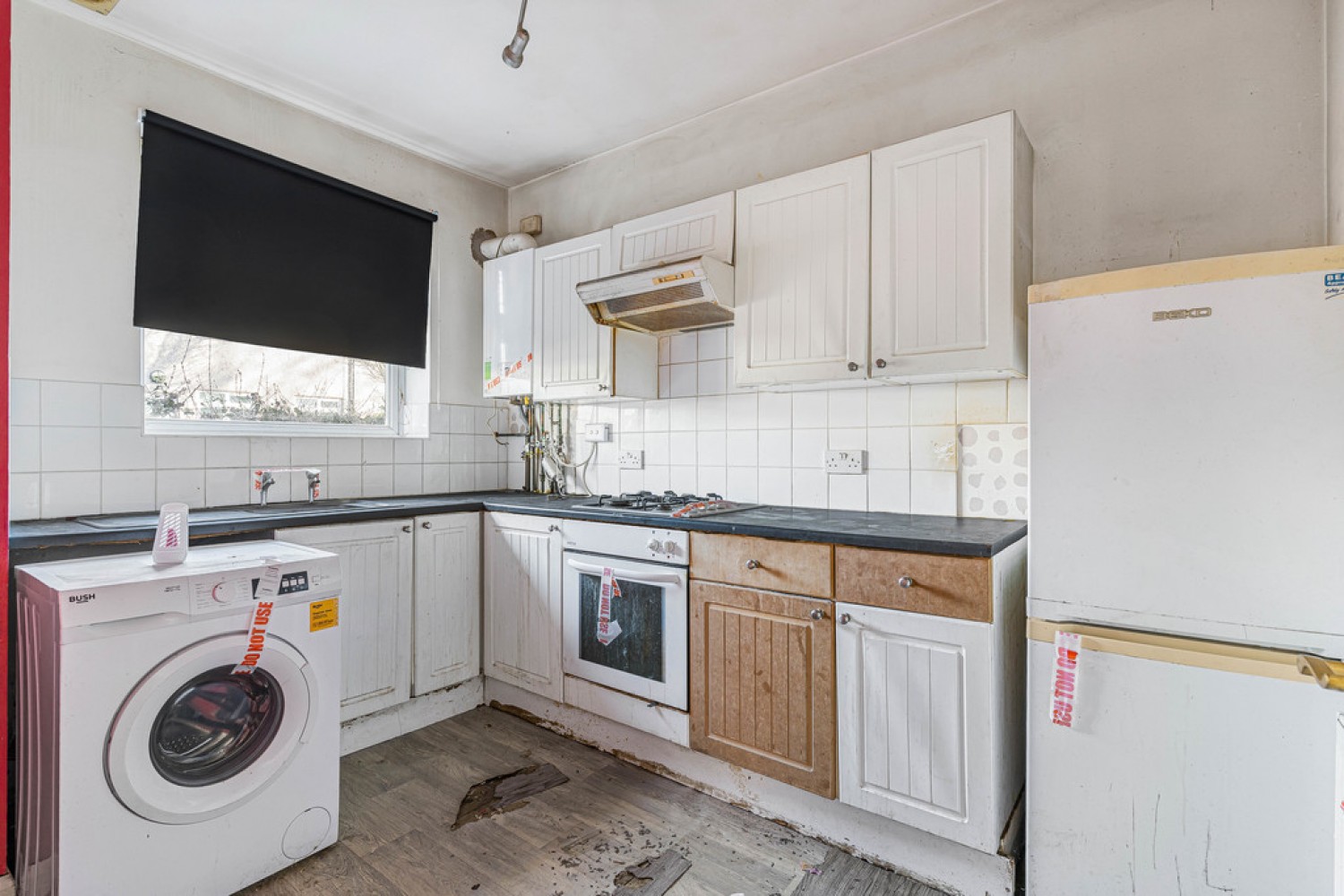 2 bedroom Bungalow for Sale Lavington Road, Beddington