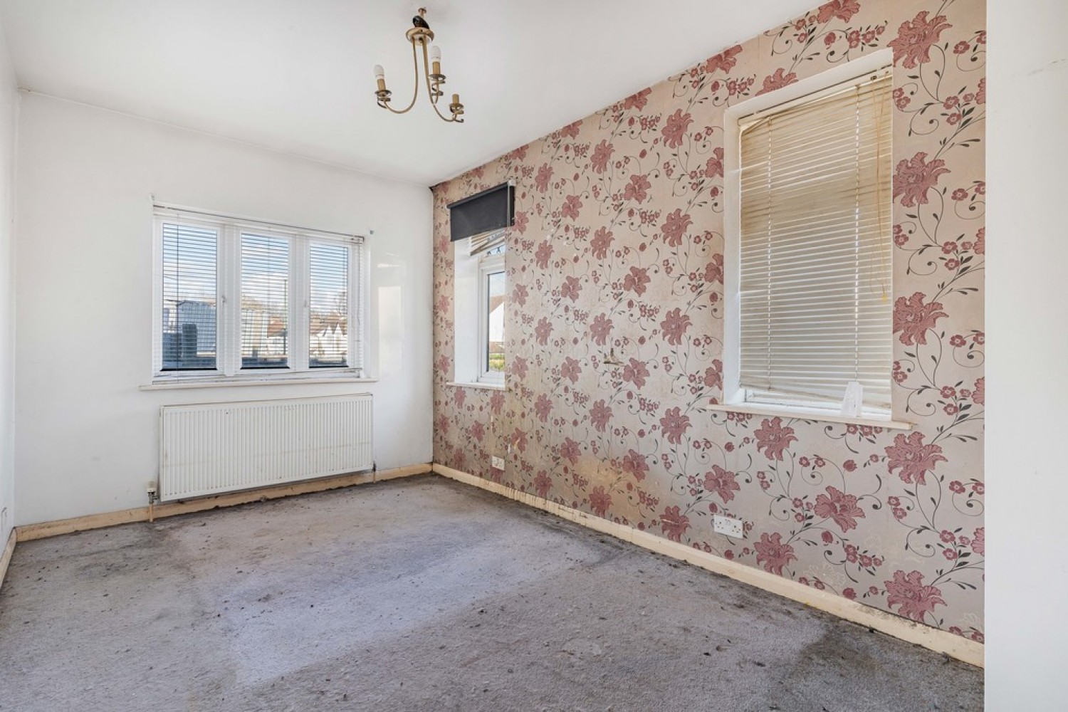 2 bedroom Bungalow for Sale Lavington Road, Beddington