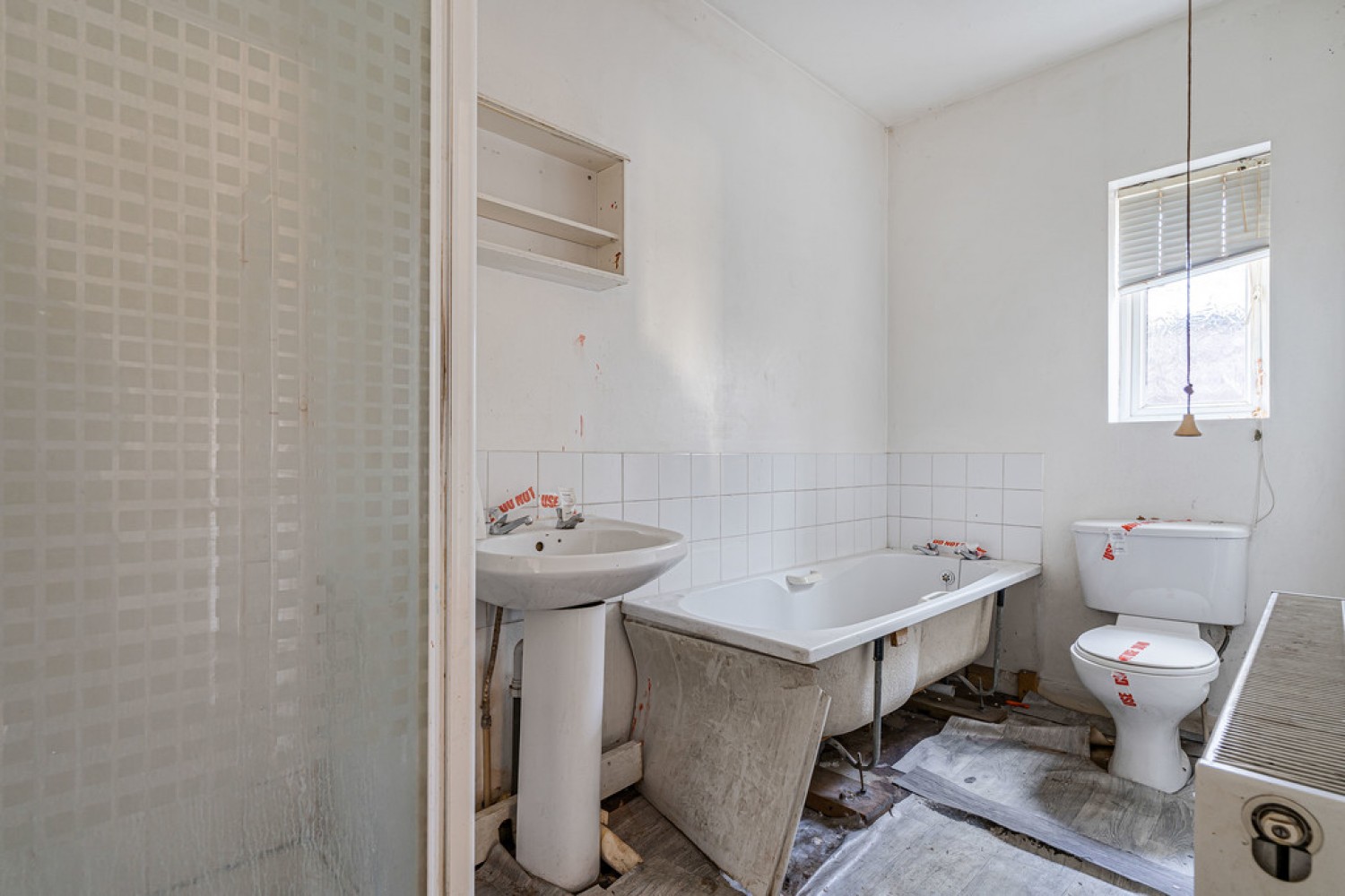 2 bedroom Bungalow for Sale Lavington Road, Beddington