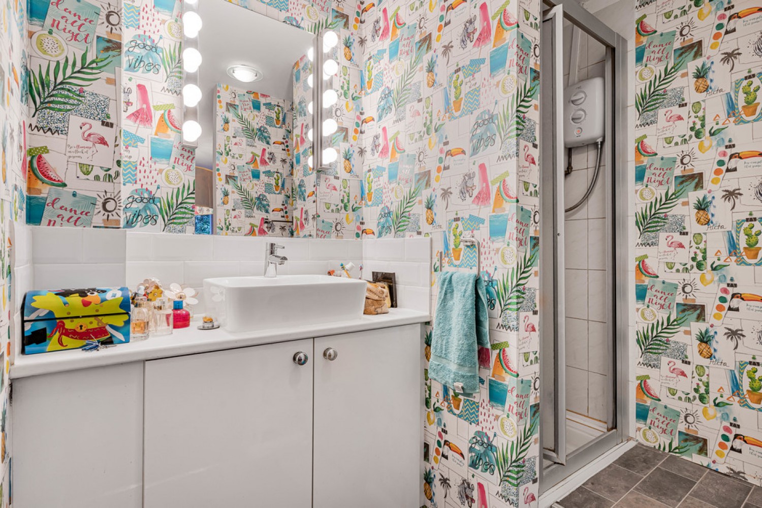 2 bedroom Flat for Sale Warham Road, South Croydon, Surrey