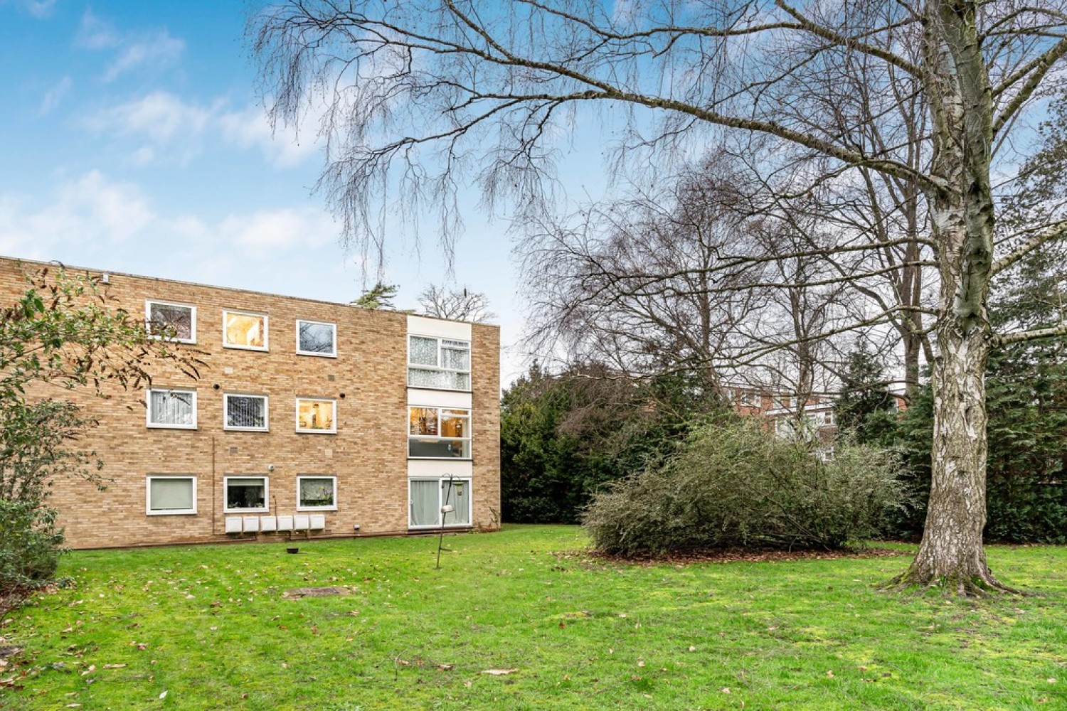2 bedroom Flat for Sale Warham Road, South Croydon, Surrey