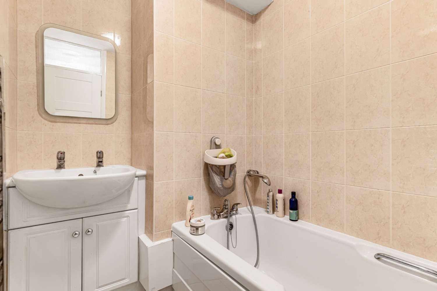 2 bedroom Flat for Sale Warham Road, South Croydon, Surrey