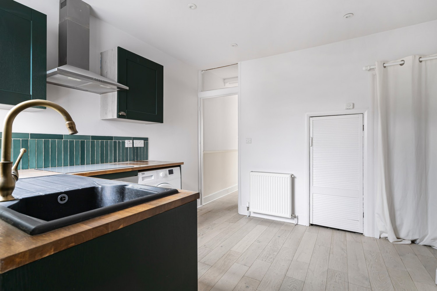 2 bedroom House in Warren Road, East Croydon, Surrey
