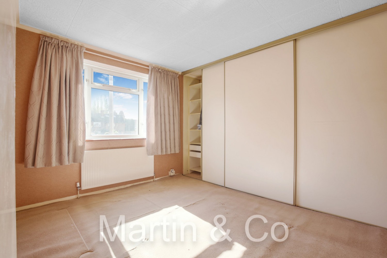 3 bedroom House for Sale Harewood Gardens, Sanderstead