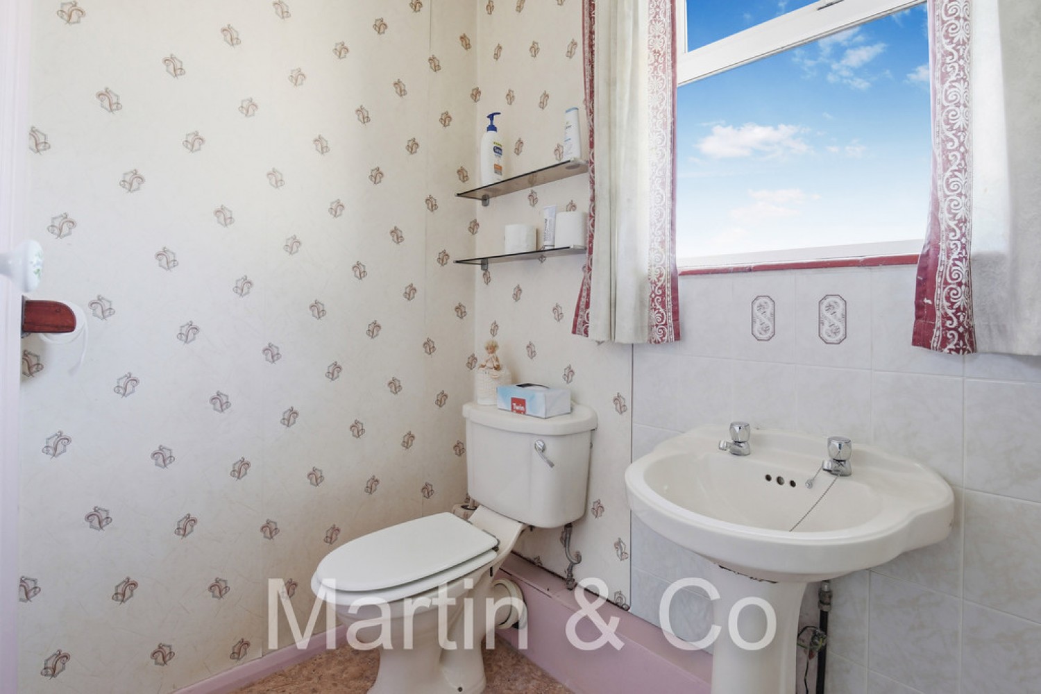 3 bedroom House for Sale Harewood Gardens, Sanderstead