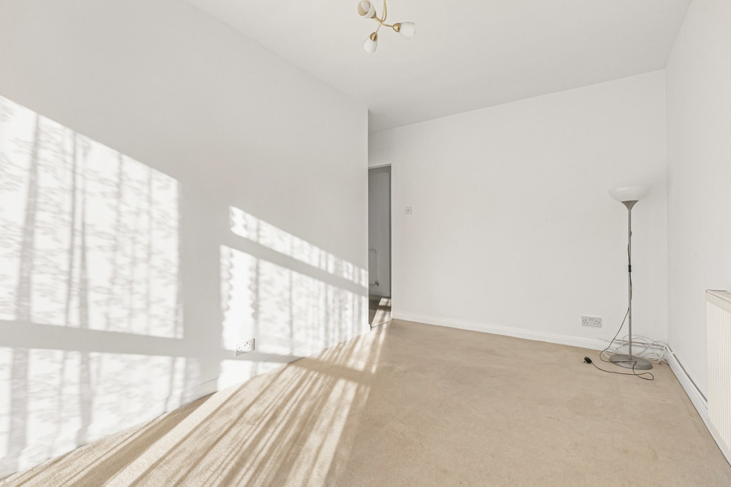 2 bedroom Flat for Sale Chatsworth Road, East Croydon