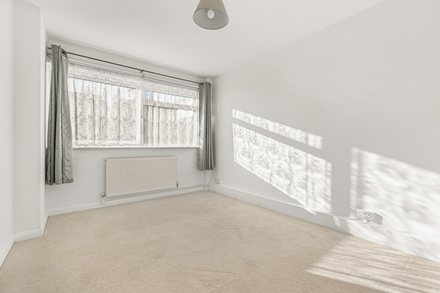 2 bedroom Flat for Sale Chatsworth Road, East Croydon