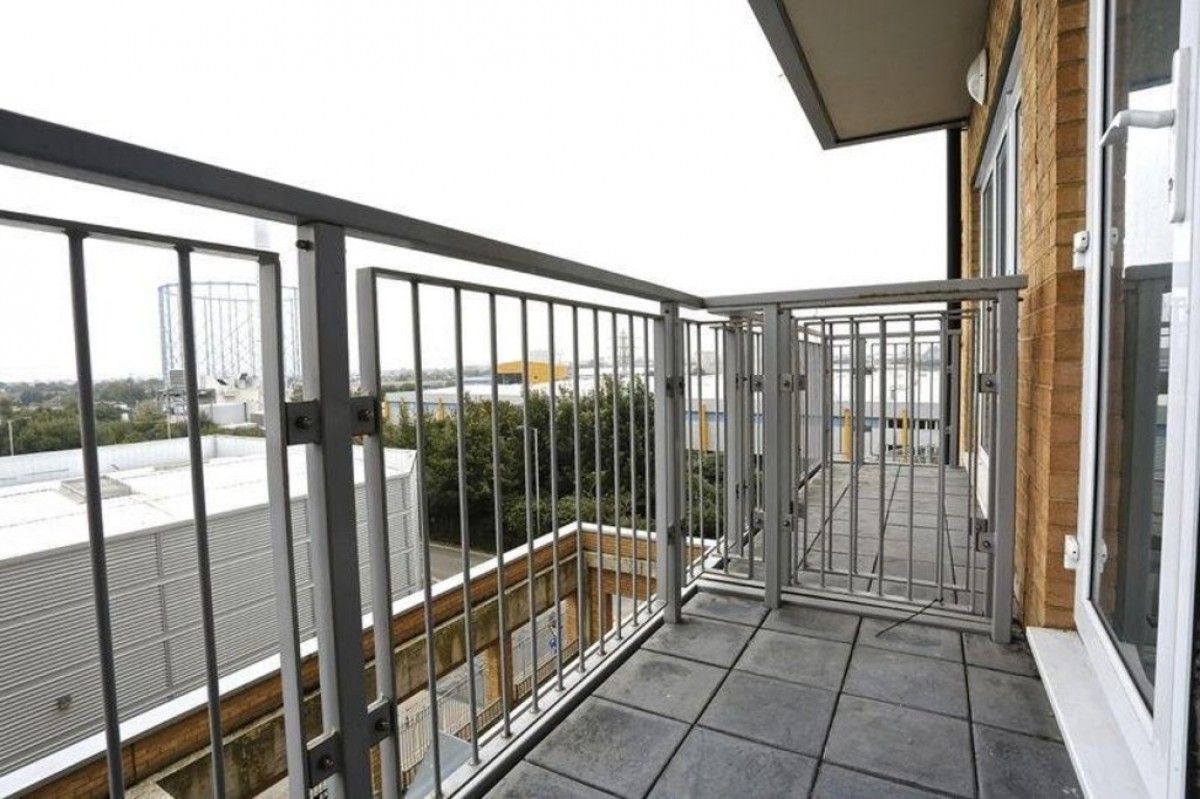 Whitestone Way, Croydon