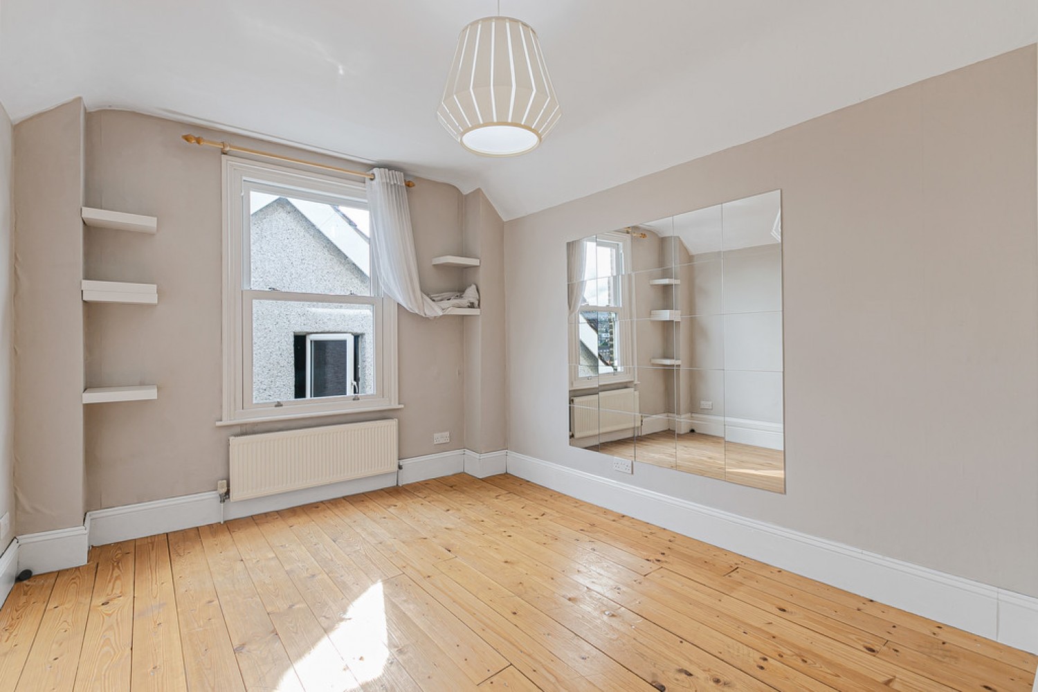 4 bedroom House for Letting Avondale Road, South Croydon, Surrey