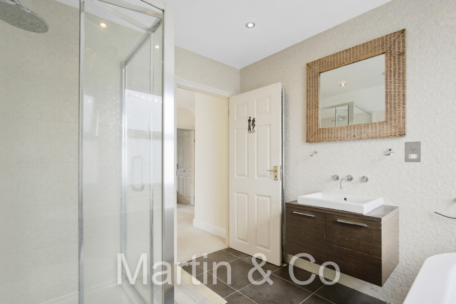 2 bedroom House for Sale St Peter's Street, South Croydon