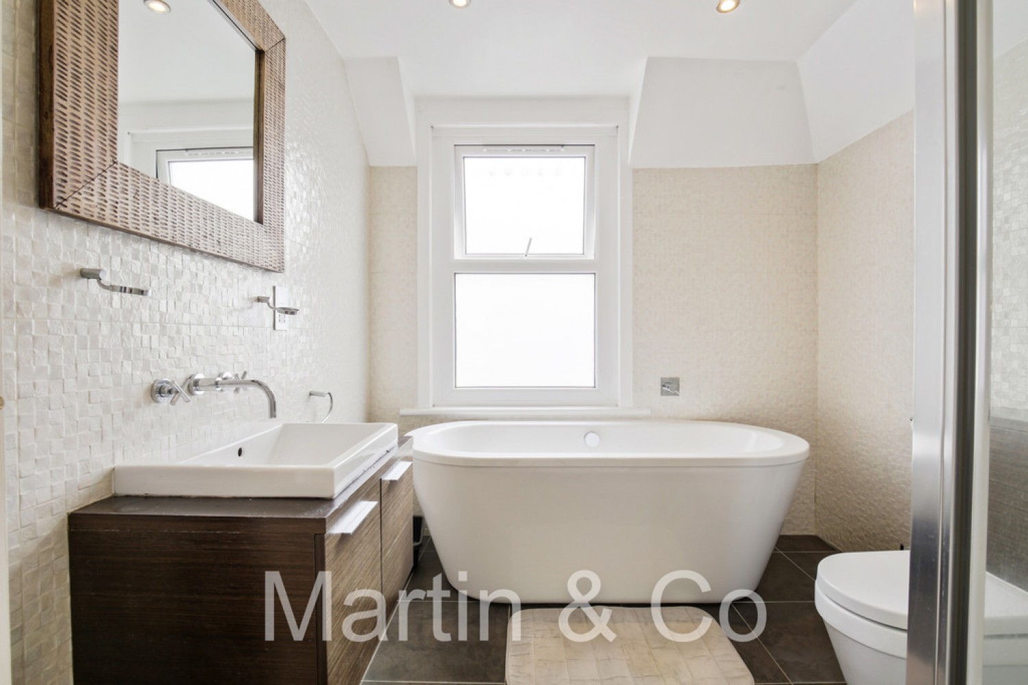 2 bedroom House for Sale St Peter's Street, South Croydon