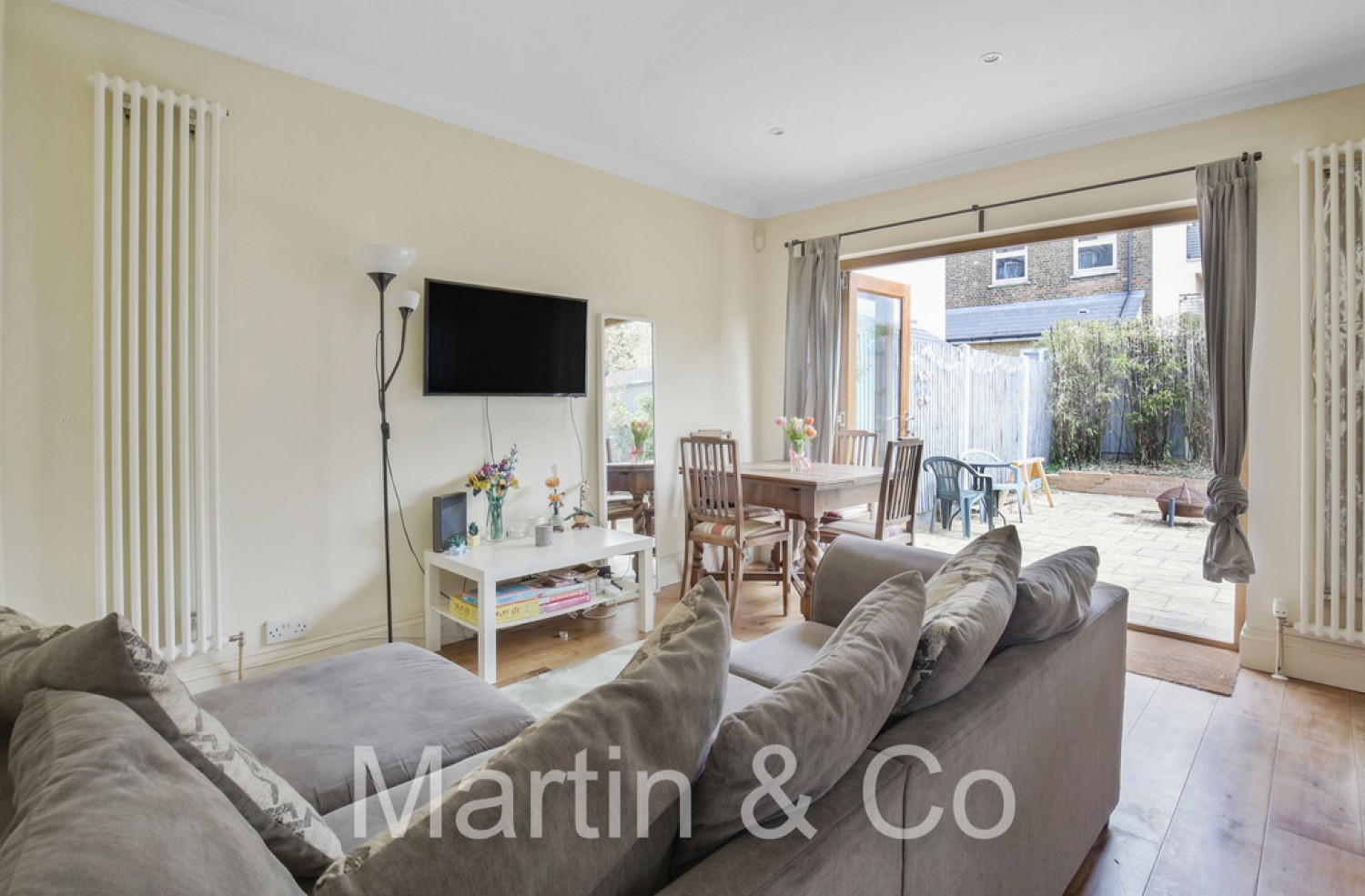 2 bedroom House for Sale St Peter's Street, South Croydon