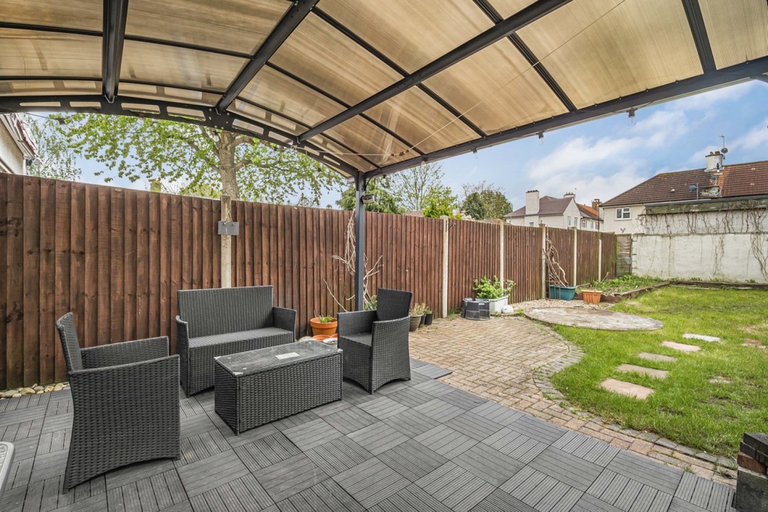 3 bedroom House for Letting Price Road, Croydon, Surrey