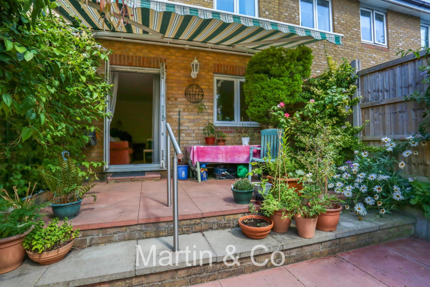 4 bedroom House for Sale Old School Place, Croydon, Surrey