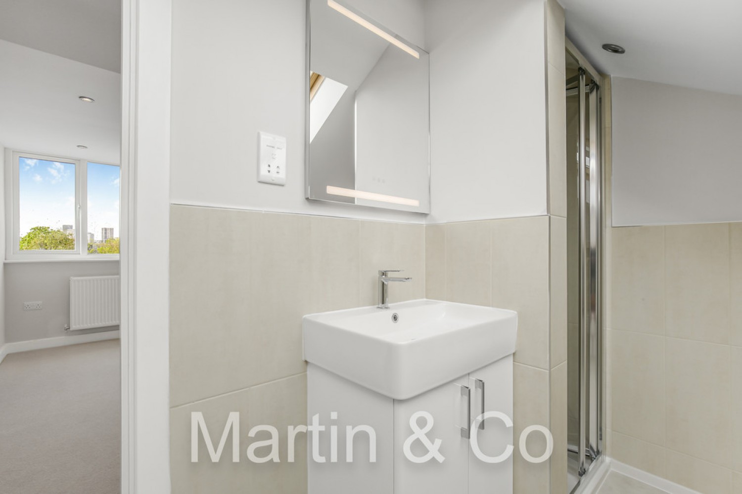 4 bedroom House for Sale Owen Close, Croydon