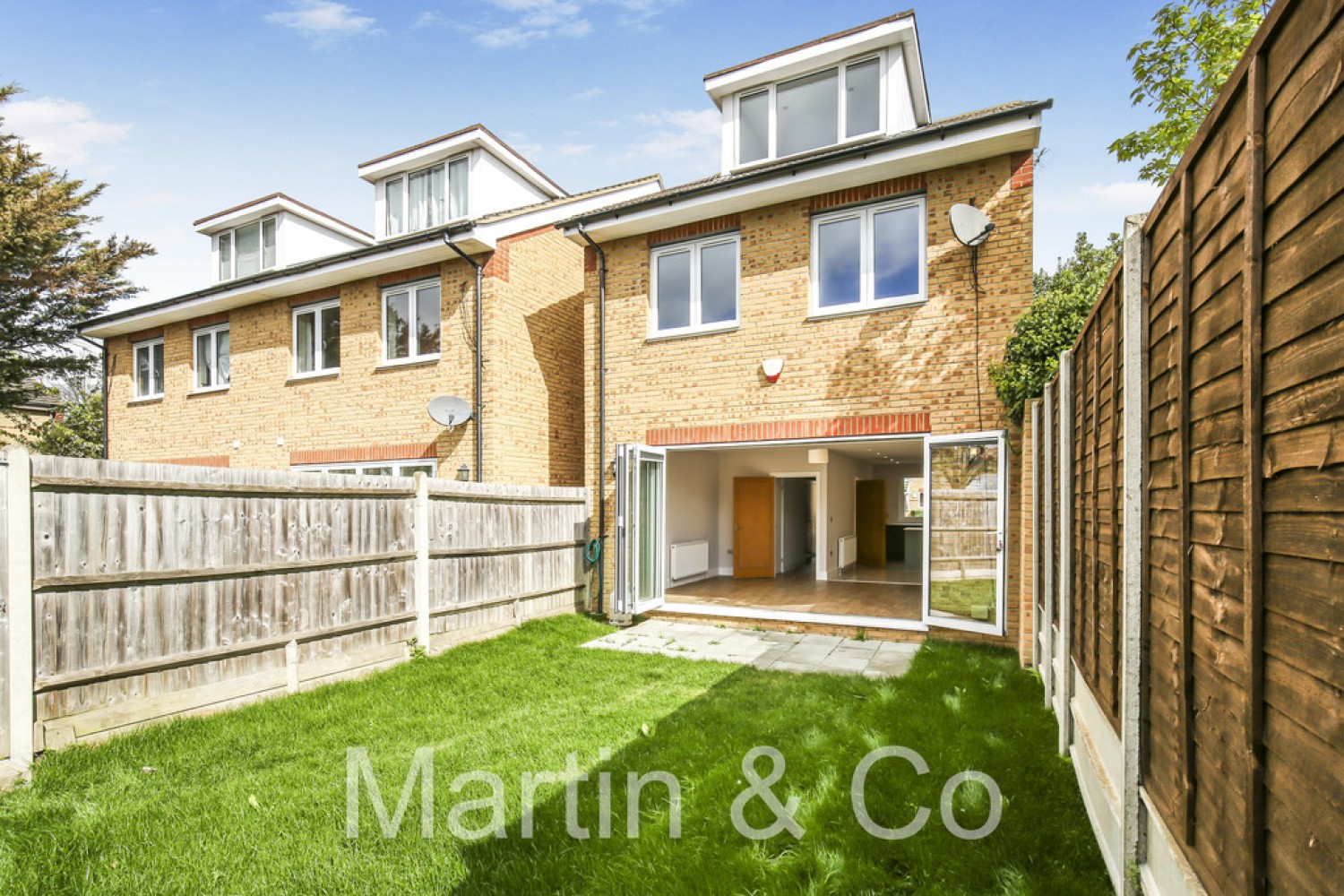 4 bedroom House for Sale Owen Close, Croydon