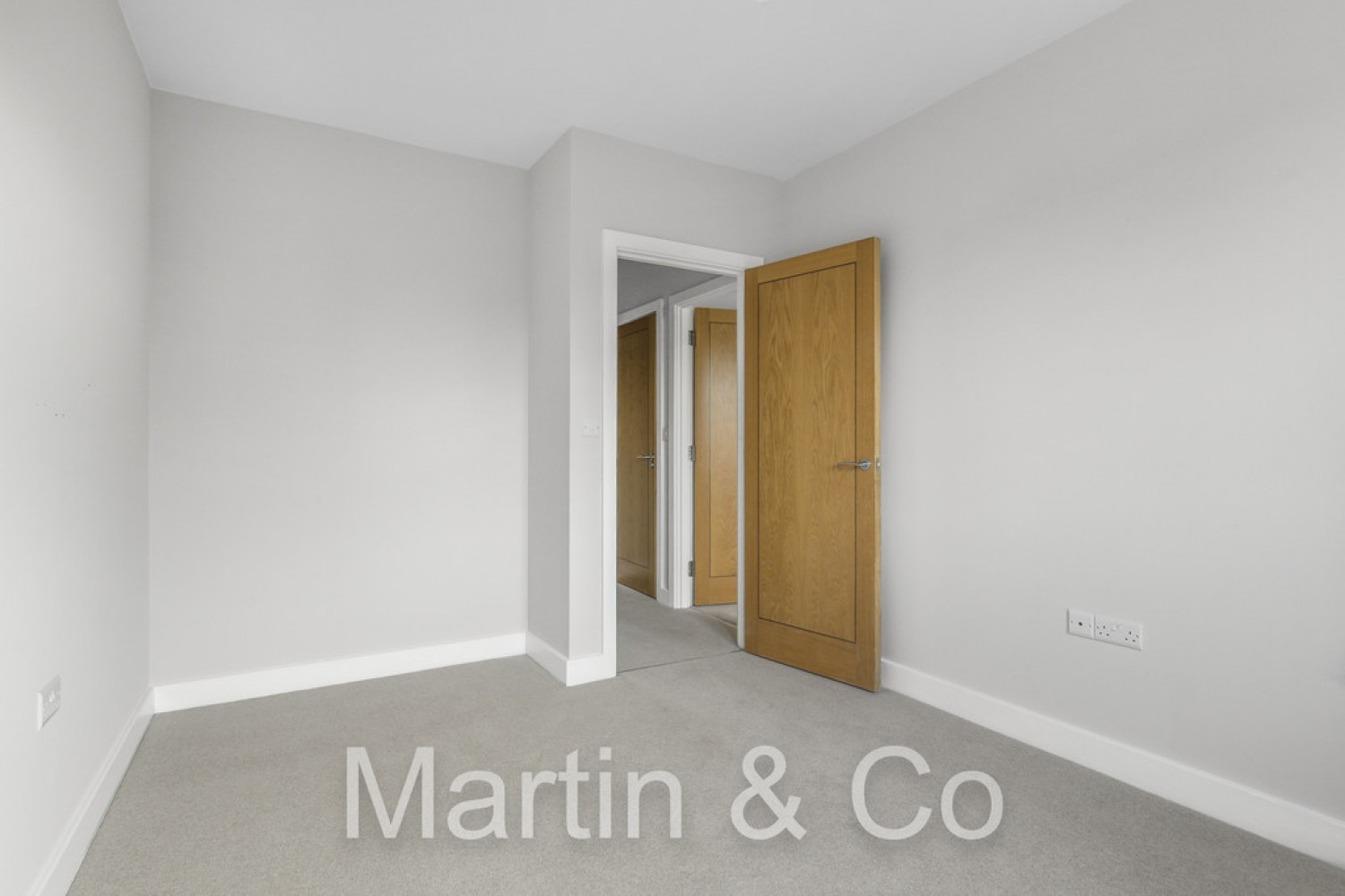 4 bedroom House for Sale Owen Close, Croydon