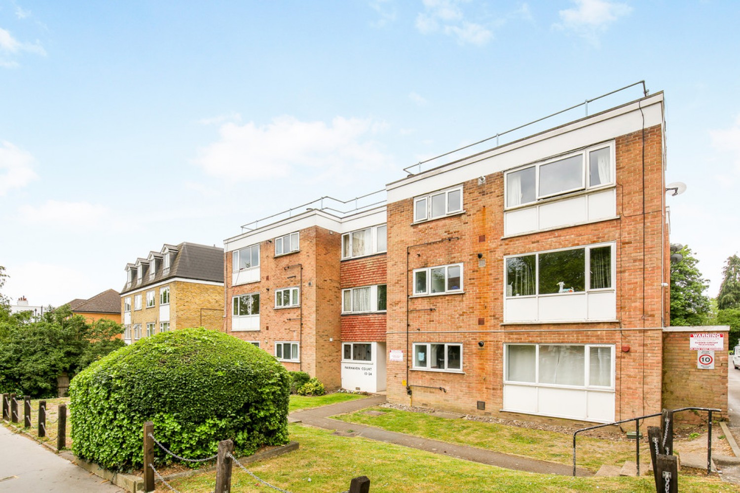 2 bedroom Flat for Sale Fairhaven Court, Warham Road, Surrey