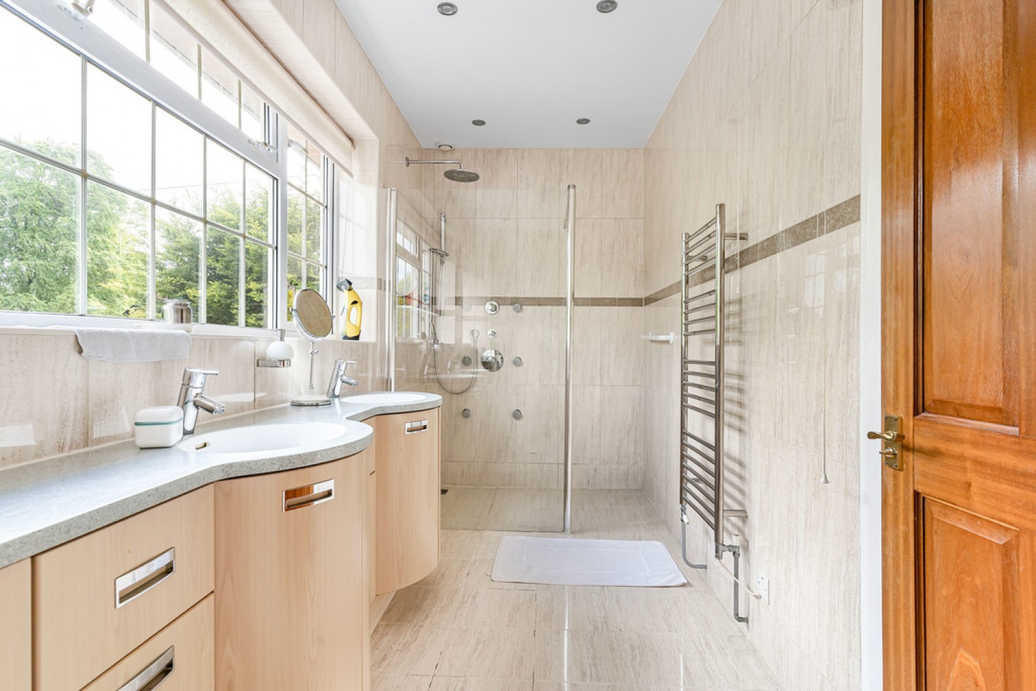 4 bedroom House for Sale Hartley Down, Purley