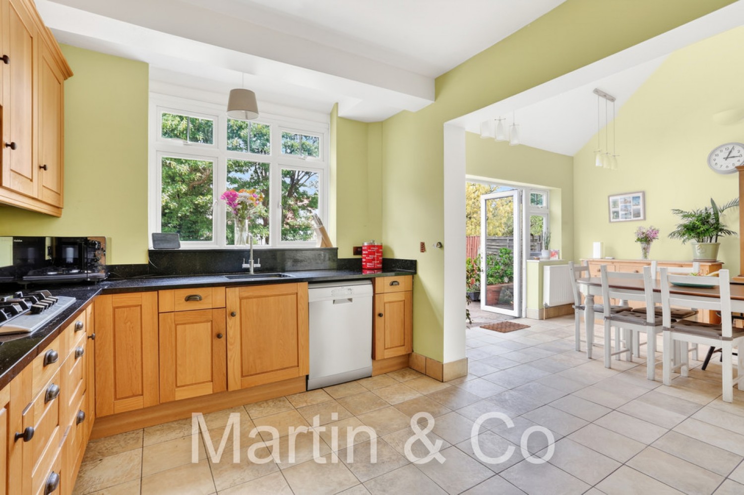 5 bedroom House for Sale Culmington Road, South Croydon