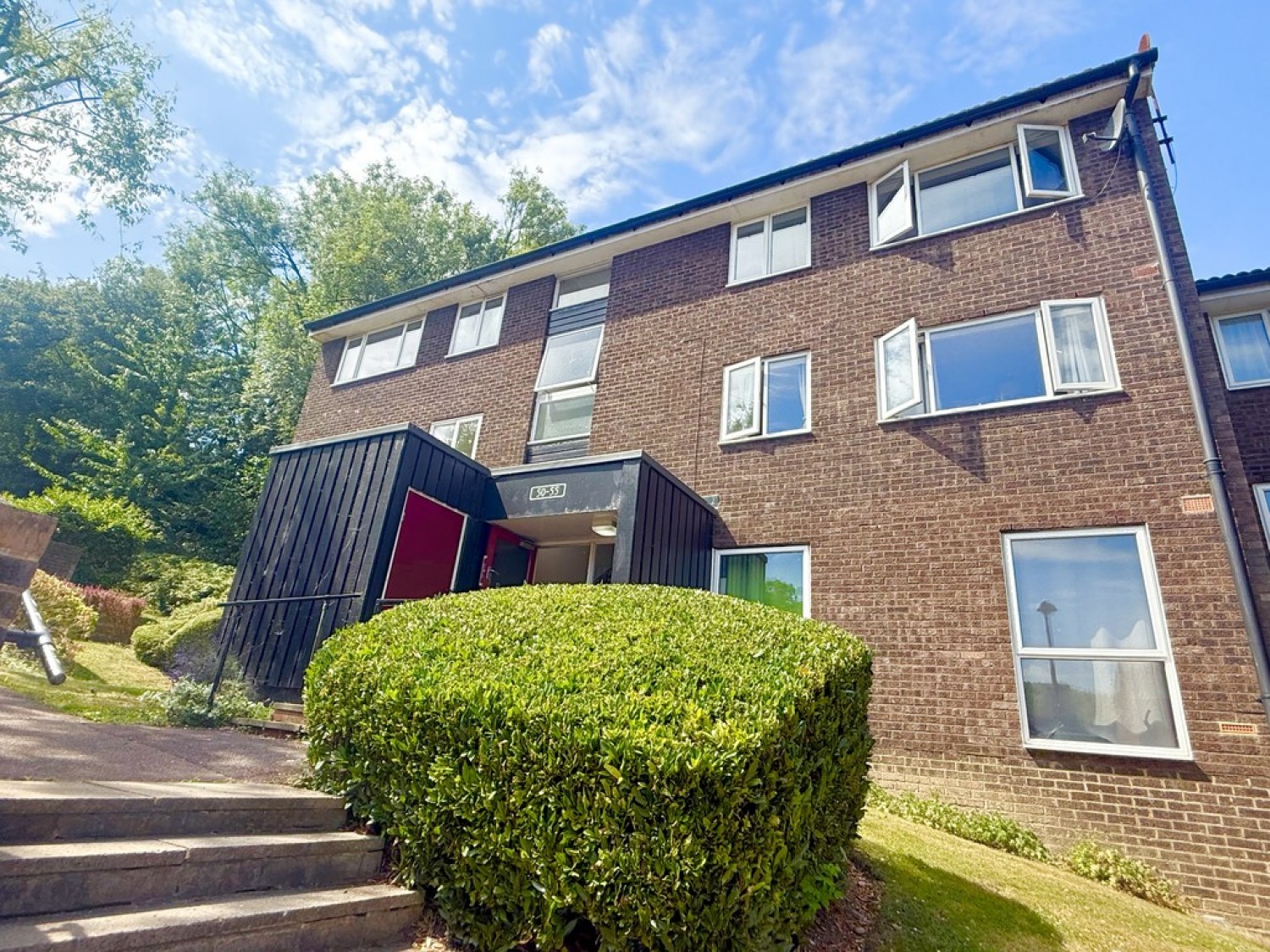 2 bedroom Flat for Sale Forestdale, Selsdon, Surrey