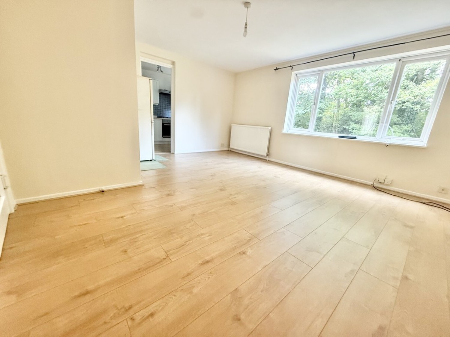 2 bedroom Flat for Sale Forestdale, Selsdon, Surrey