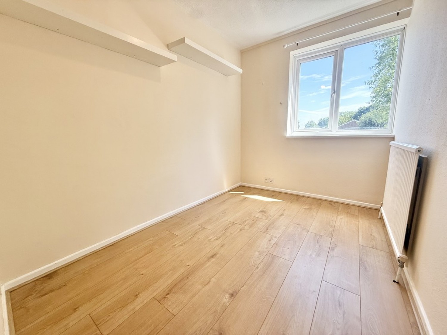 2 bedroom Flat for Sale Forestdale, Selsdon, Surrey