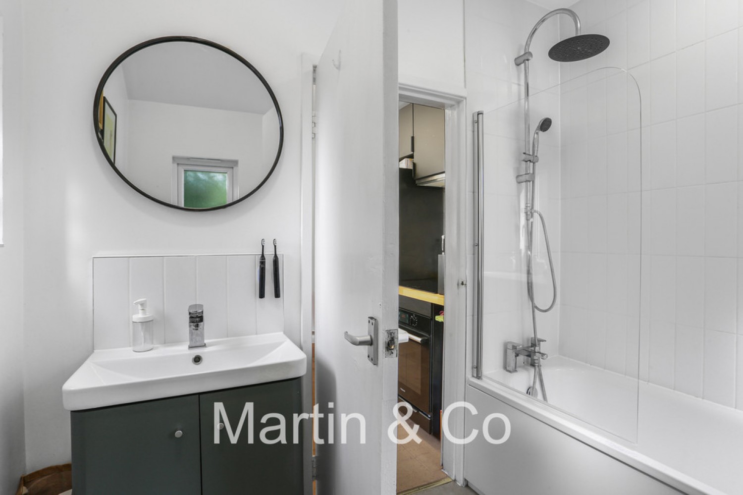 2 bedroom Flat for Sale Sanderstead, South Croydon, Greater London