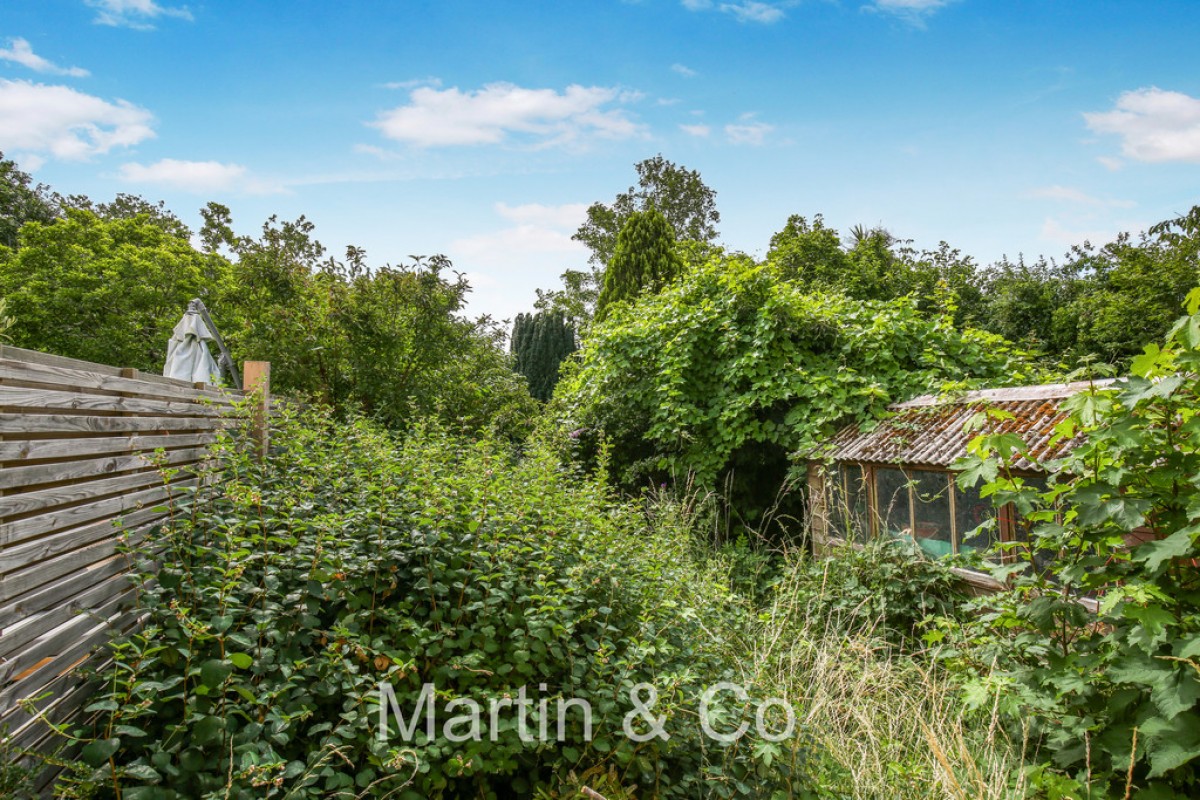 Edgehill Road, Mitcham, London