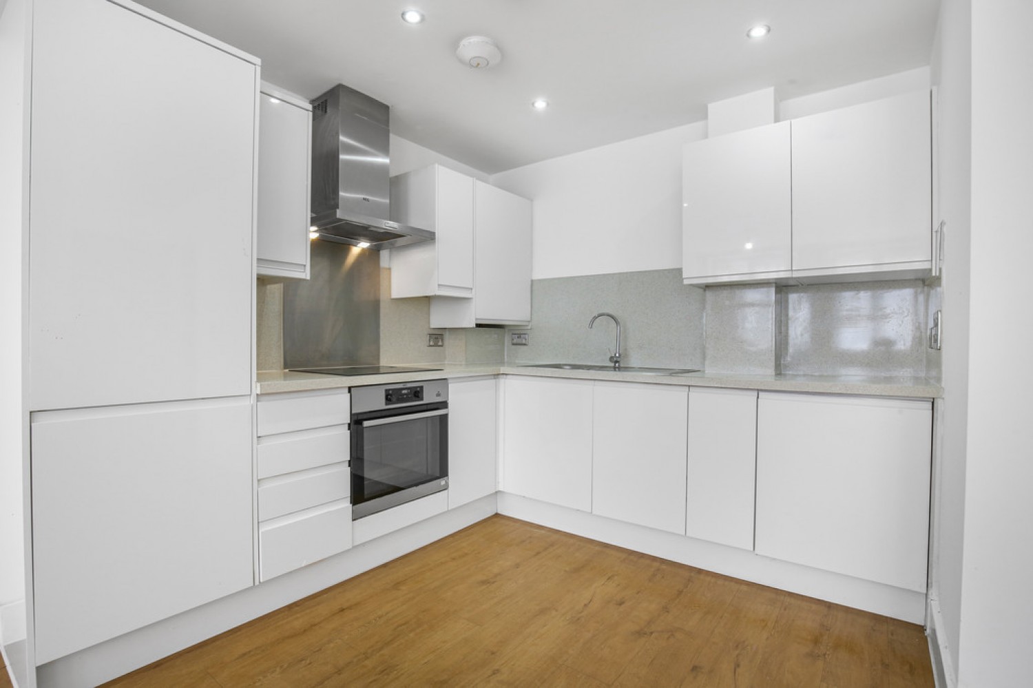 2 bedroom Flat for Sale Beech Avenue, Sanderstead, Surrey