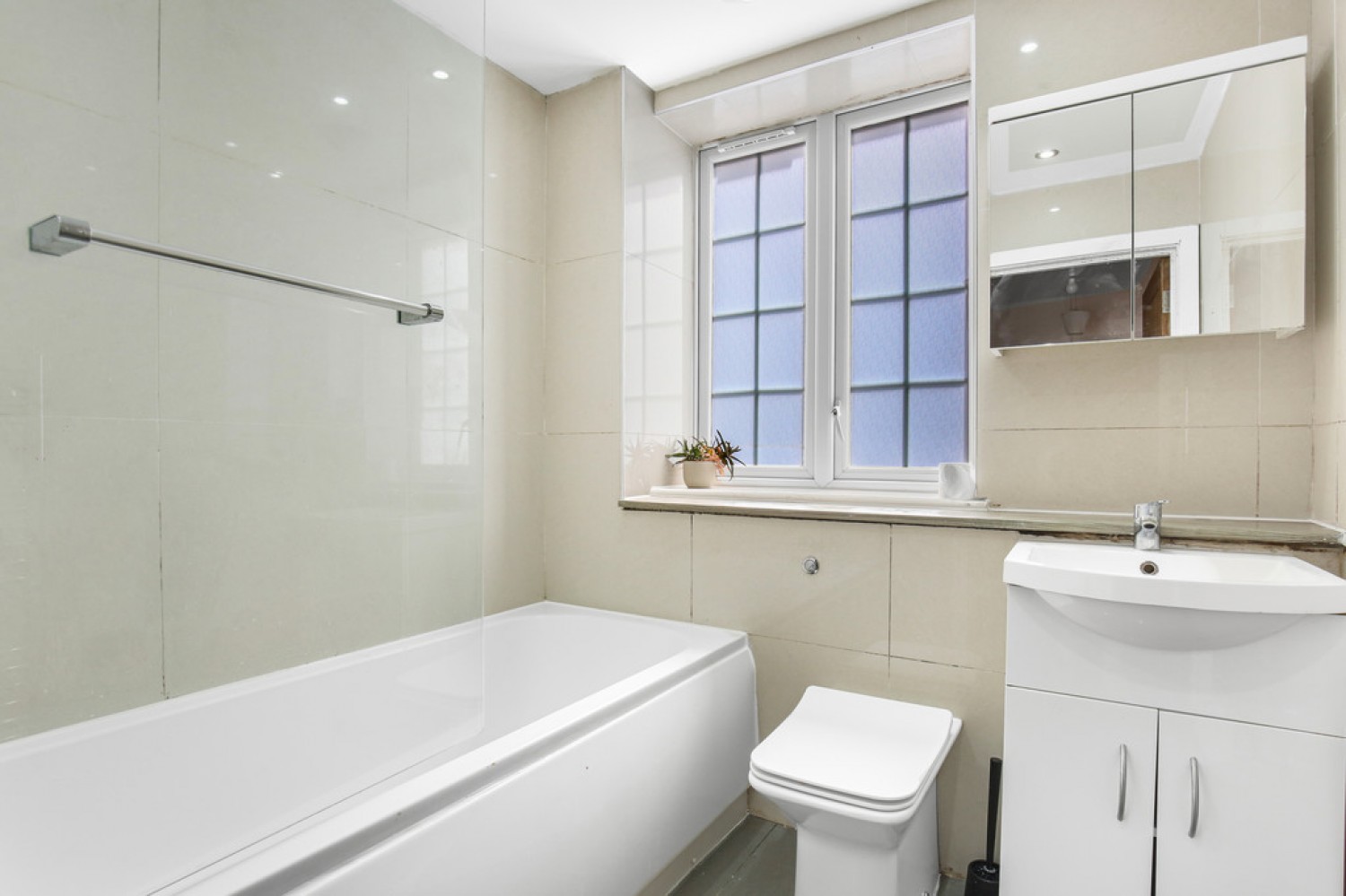 2 bedroom Flat for Sale Beech Avenue, Sanderstead, Surrey