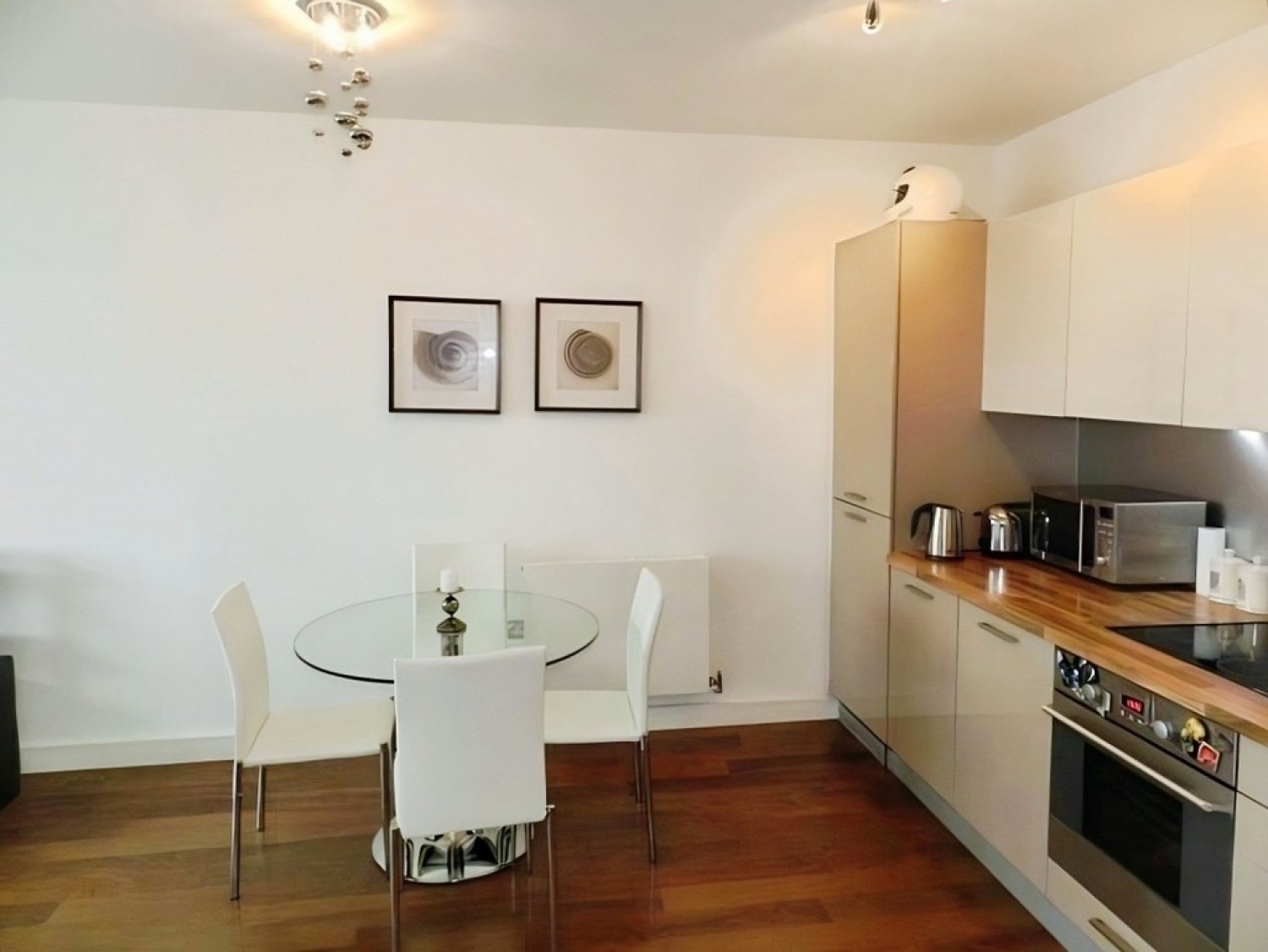 2 bedroom Flat for Sale Masons Avenue, Croydon, Greater London