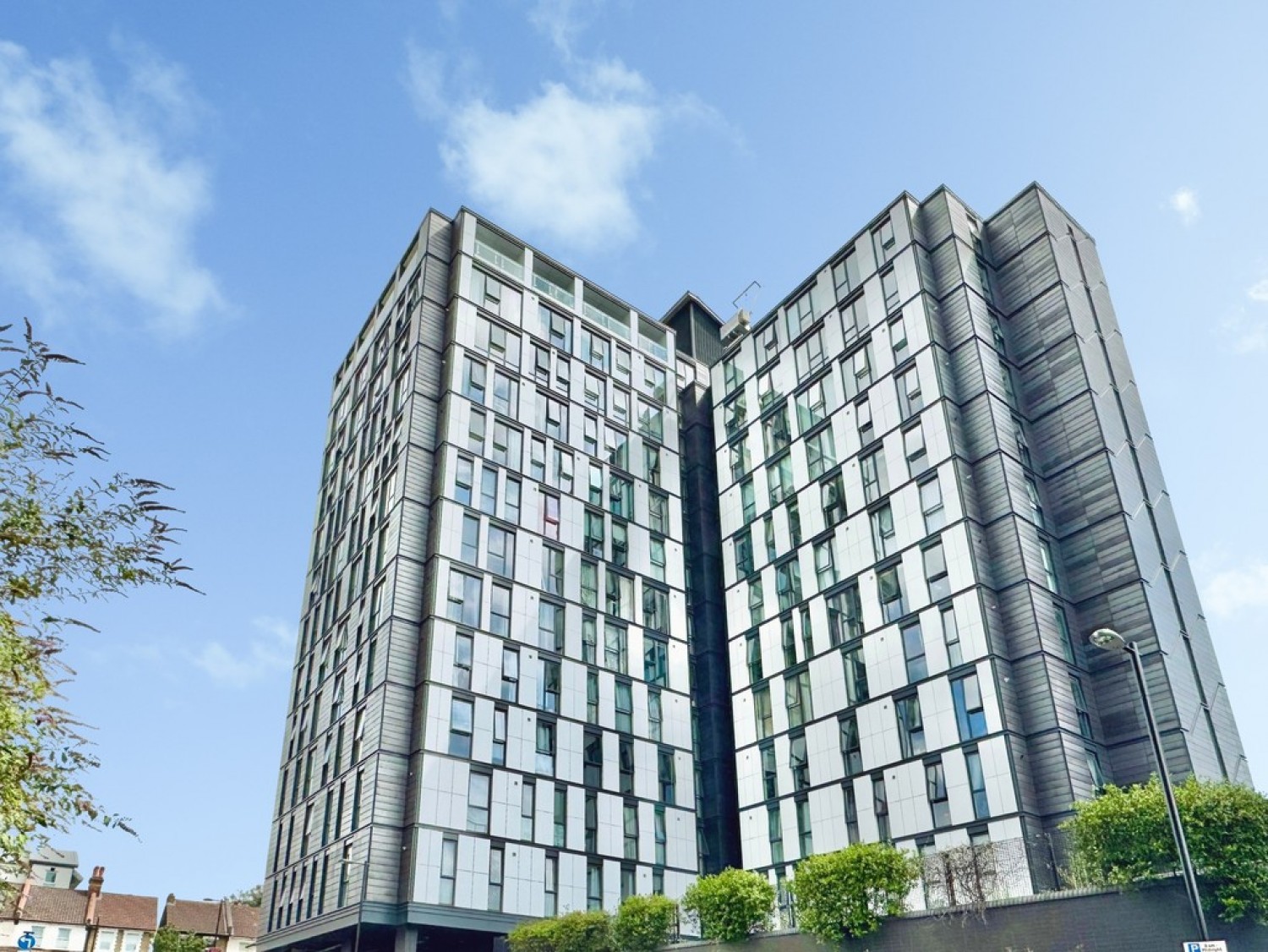 2 bedroom Flat for Sale Masons Avenue, Croydon, Greater London