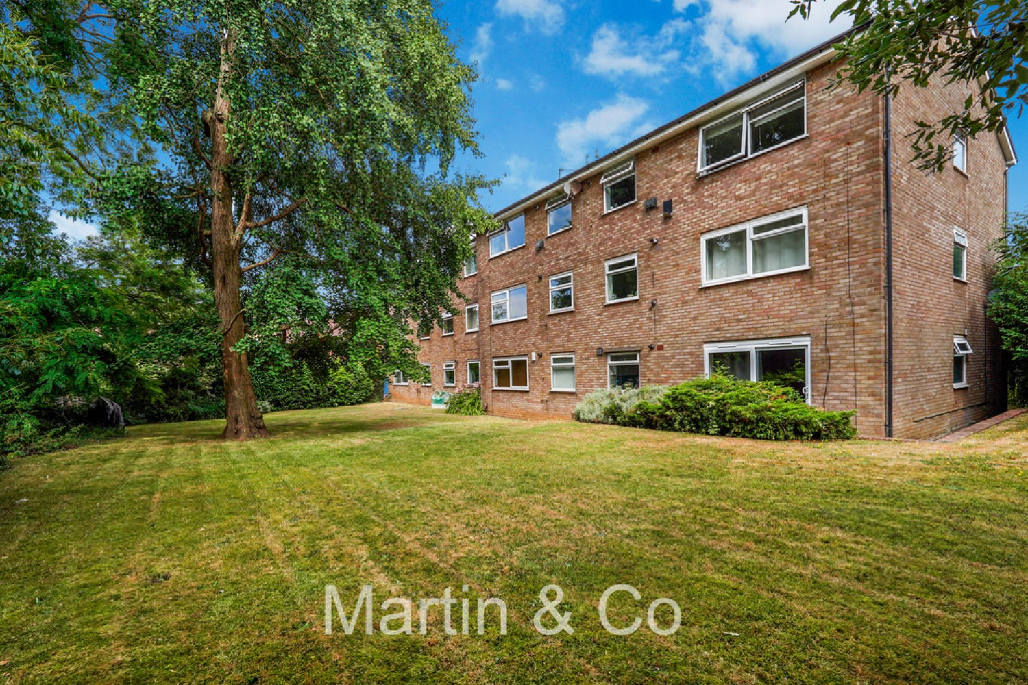 1 bedroom Flat for Sale Eden Road, East Croydon, Surrey