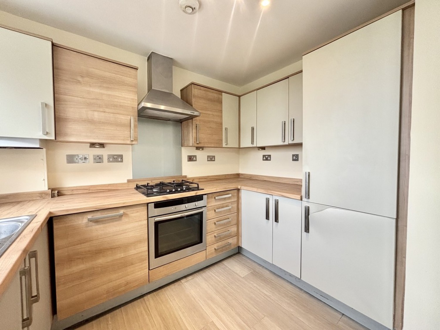 2 bedroom Flat for Sale Vantage Point, 174 Sanderstead Road