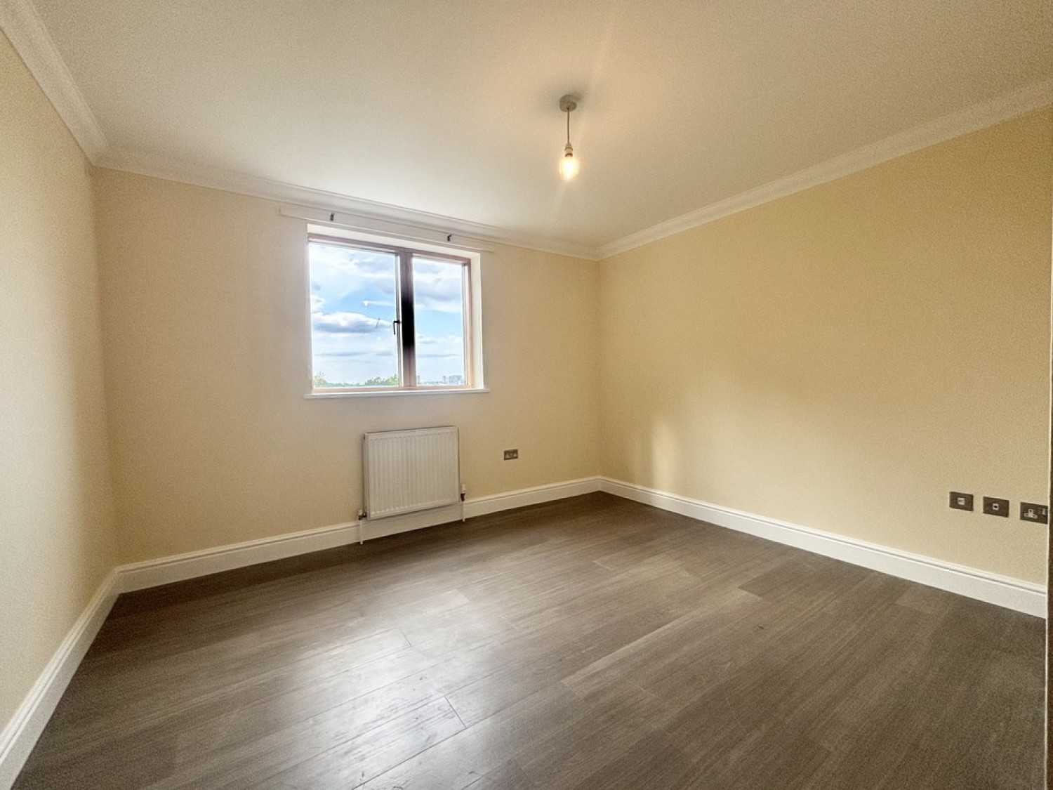 2 bedroom Flat for Sale Vantage Point, 174 Sanderstead Road