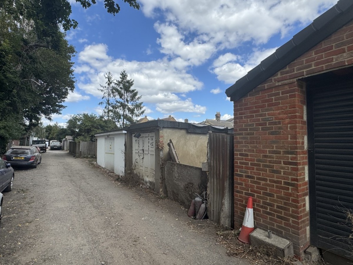 Brighton Road, South Croydon
