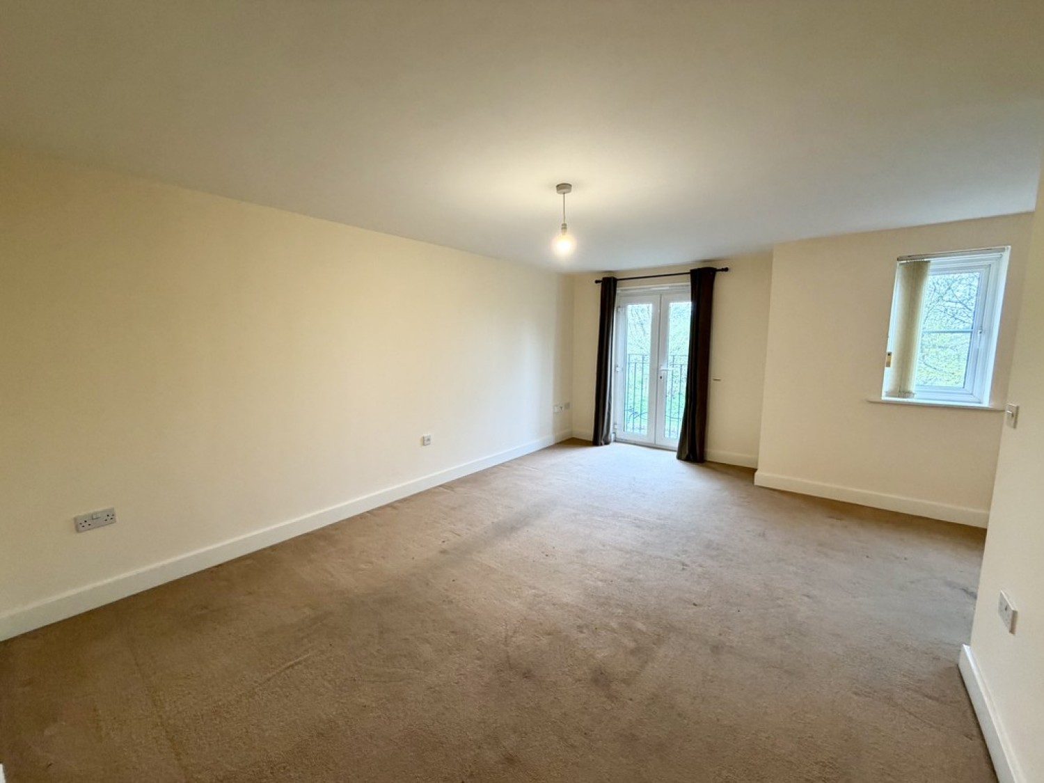 2 bedroom Flat for Letting Queen Mary House, 120 Queen Mary Road